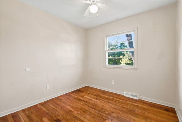 2754 Holcomb Avenue, Des Moines, IA 50310