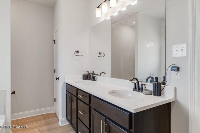 106 Bejeweled Avenue, Youngsville, LA 70592