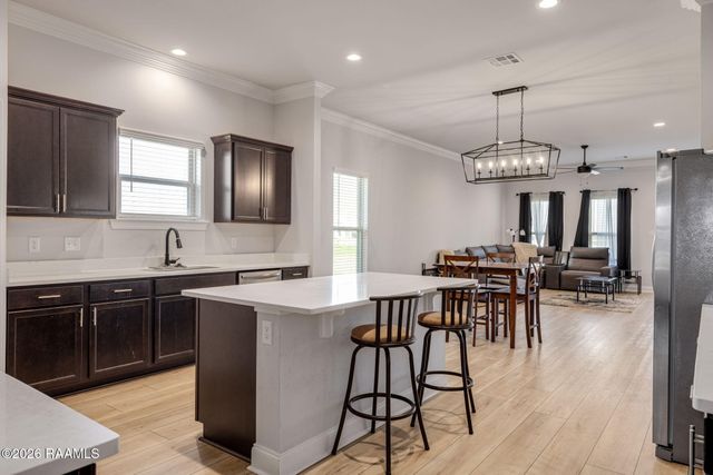 106 Bejeweled Avenue, Youngsville, LA 70592