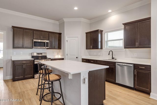 106 Bejeweled Avenue, Youngsville, LA 70592