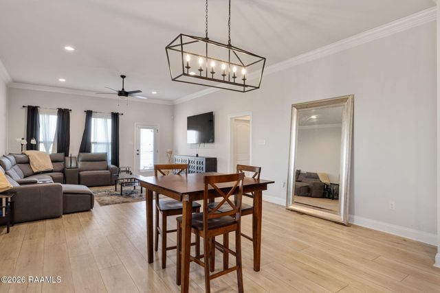 106 Bejeweled Avenue, Youngsville, LA 70592