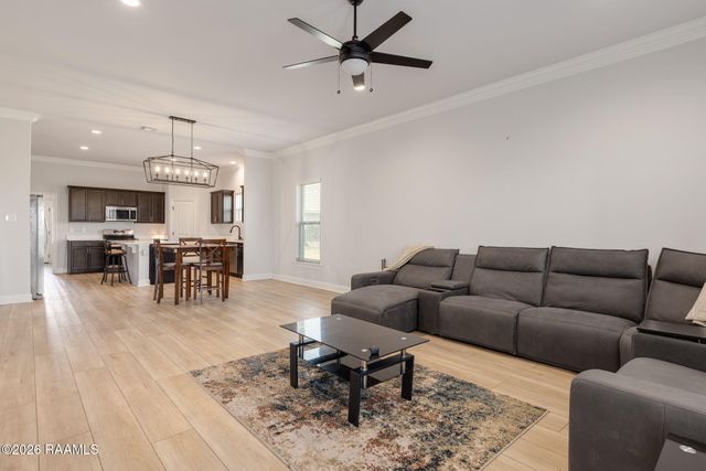 106 Bejeweled Avenue, Youngsville, LA 70592