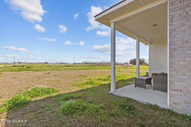 106 Bejeweled Avenue, Youngsville, LA 70592