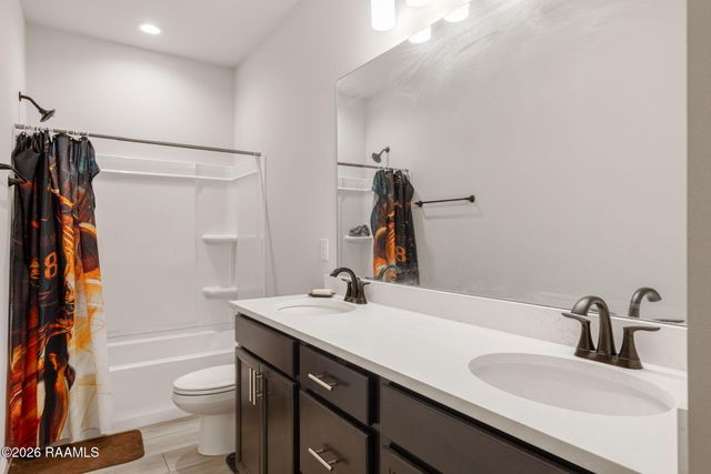 106 Bejeweled Avenue, Youngsville, LA 70592