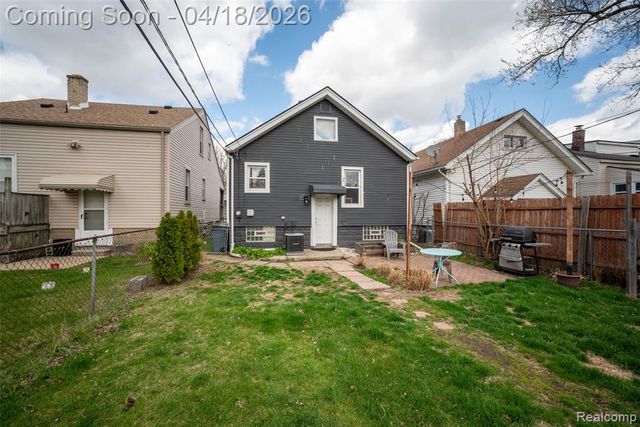 326 E Cambourne Street, Ferndale, MI 48220