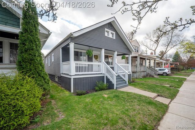 326 E Cambourne Street, Ferndale, MI 48220