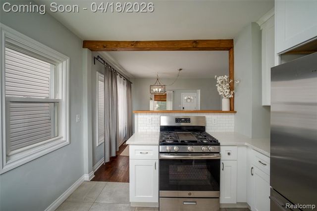 326 E Cambourne Street, Ferndale, MI 48220