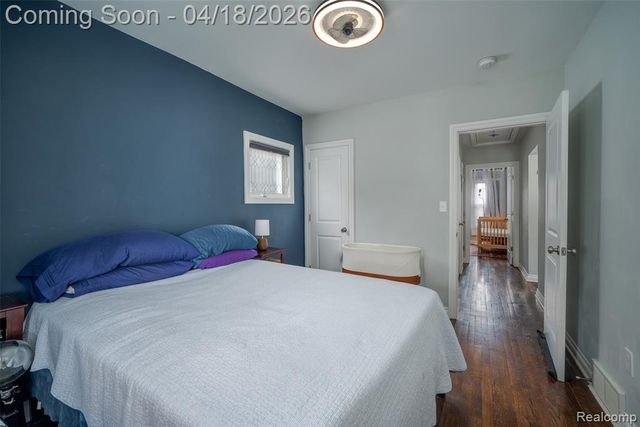 326 E Cambourne Street, Ferndale, MI 48220