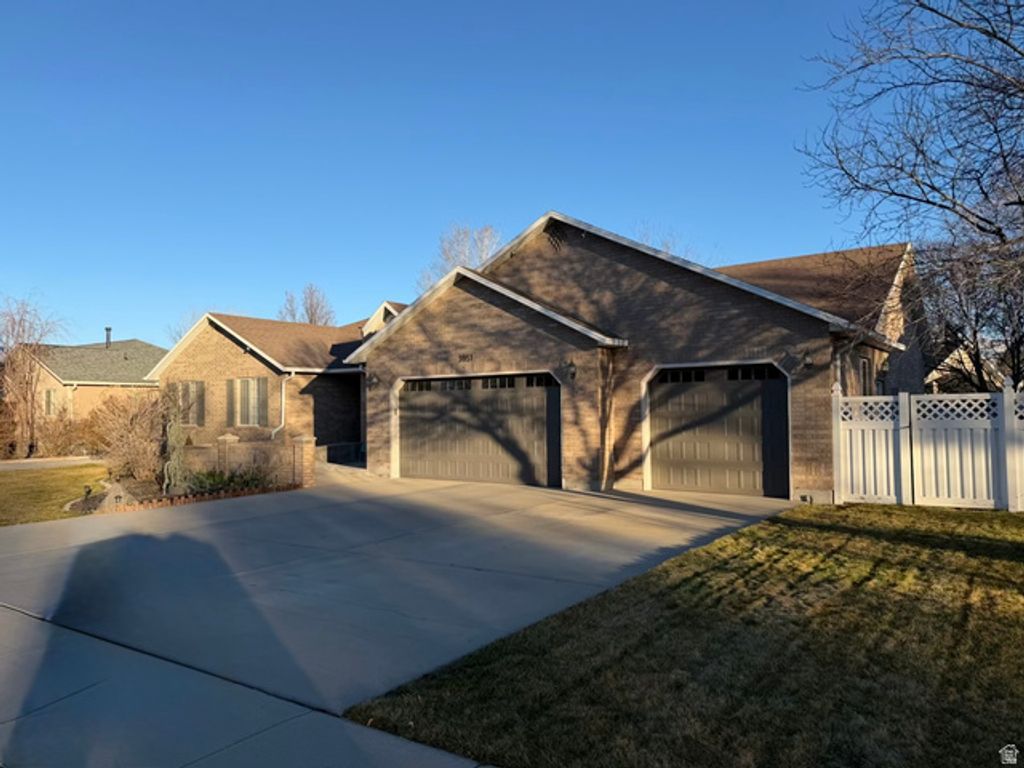 9851 S BIRDIE WAY, South Jordan, UT 84009
