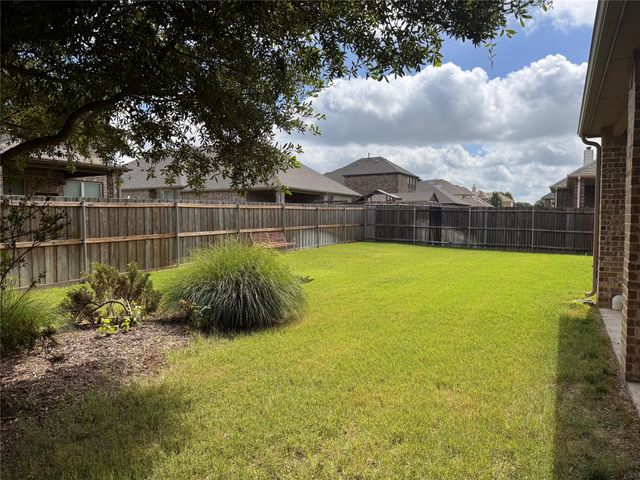3221 Le Manns Street, Midlothian, TX 76065
