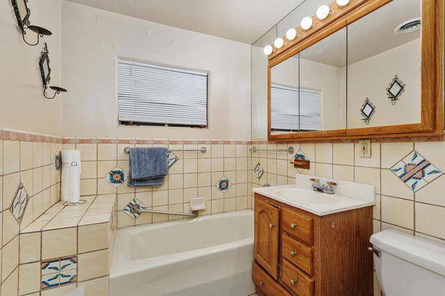 1077 S Riverside Drive, Palm Springs, CA 92264