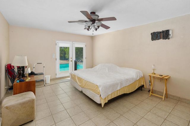 1077 S Riverside Drive, Palm Springs, CA 92264