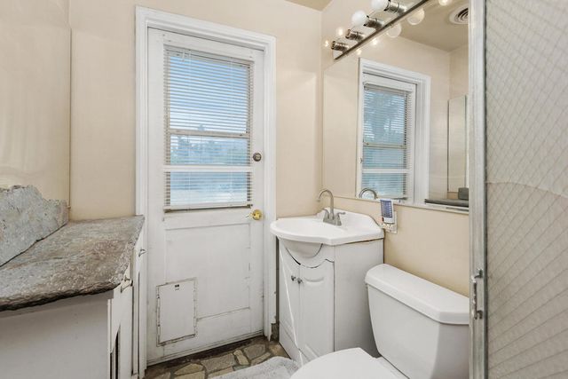 1077 S Riverside Drive, Palm Springs, CA 92264