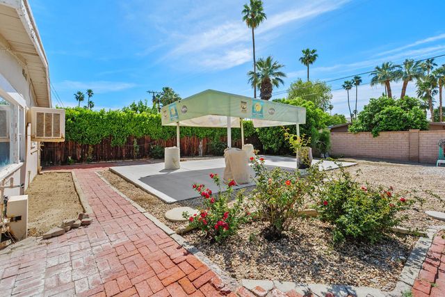 1077 S Riverside Drive, Palm Springs, CA 92264