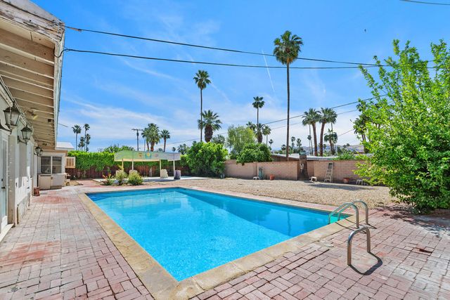 1077 S Riverside Drive, Palm Springs, CA 92264