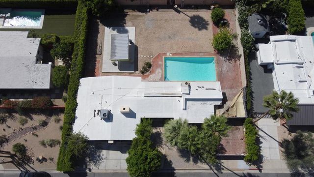 1077 S Riverside Drive, Palm Springs, CA 92264