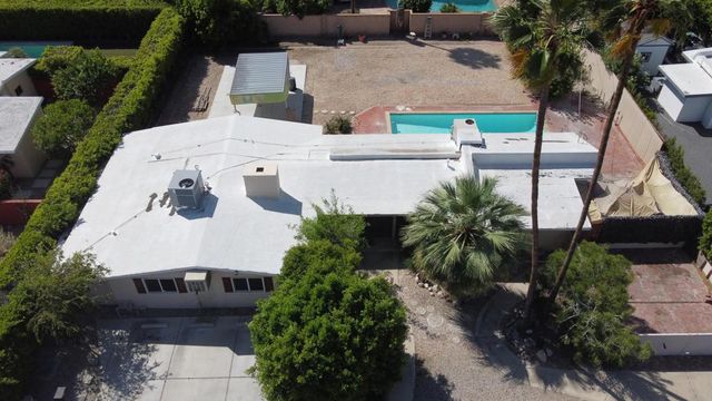 1077 S Riverside Drive, Palm Springs, CA 92264