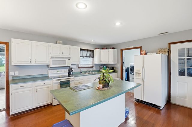 10673 US Highway 22, W, Williamsport, OH 43164