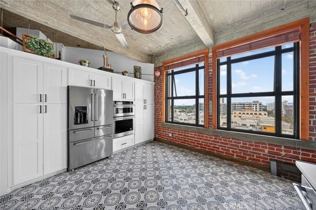 100 W 5th Street 7E, Long Beach, CA 90802