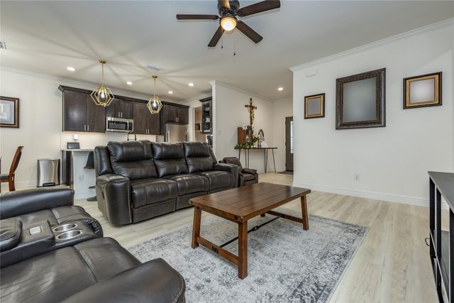 4312 Templeton St, Greenville, TX 75401