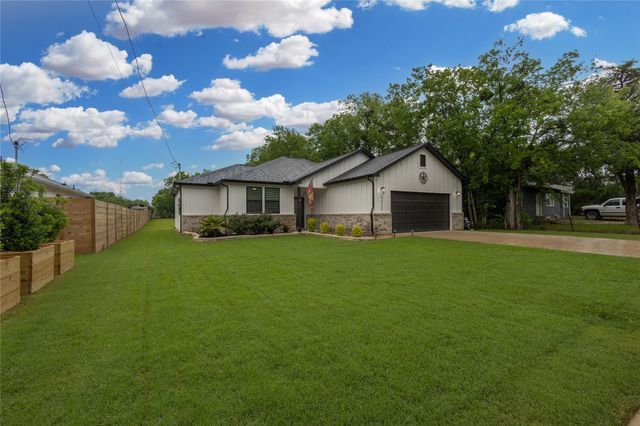 4312 Templeton St, Greenville, TX 75401