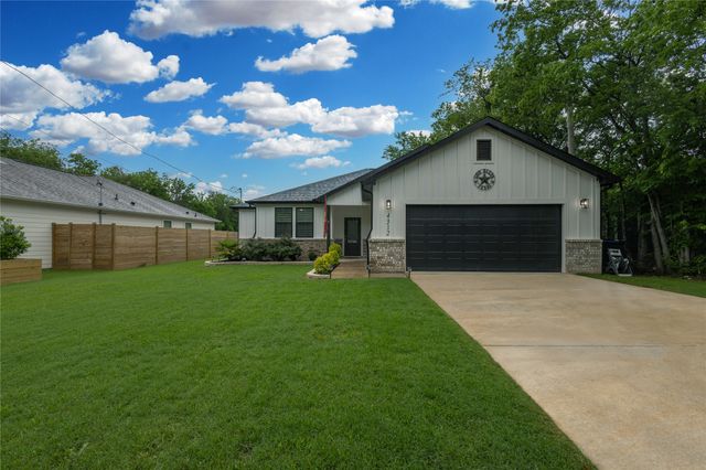 4312 Templeton St, Greenville, TX 75401