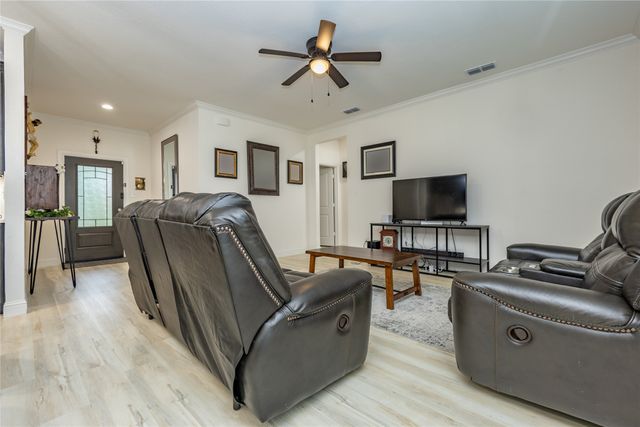 4312 Templeton St, Greenville, TX 75401
