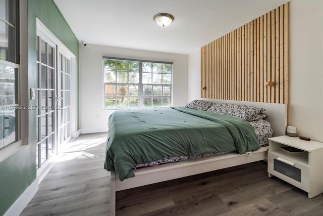 350 SW 30th Ter, Fort Lauderdale, FL 33312