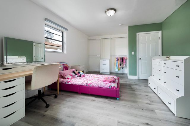 350 SW 30th Ter, Fort Lauderdale, FL 33312