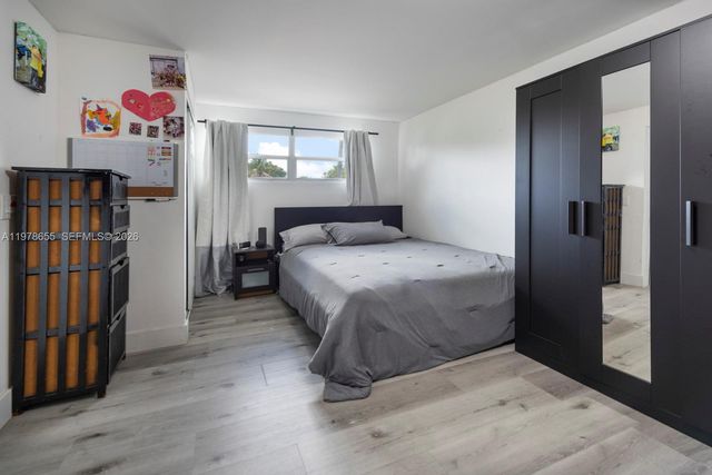 350 SW 30th Ter, Fort Lauderdale, FL 33312