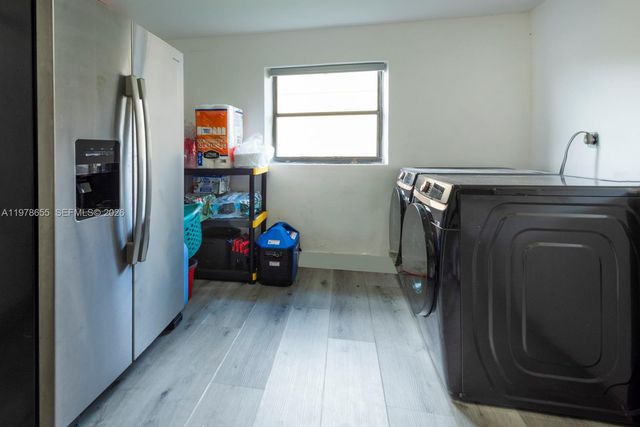 350 SW 30th Ter, Fort Lauderdale, FL 33312