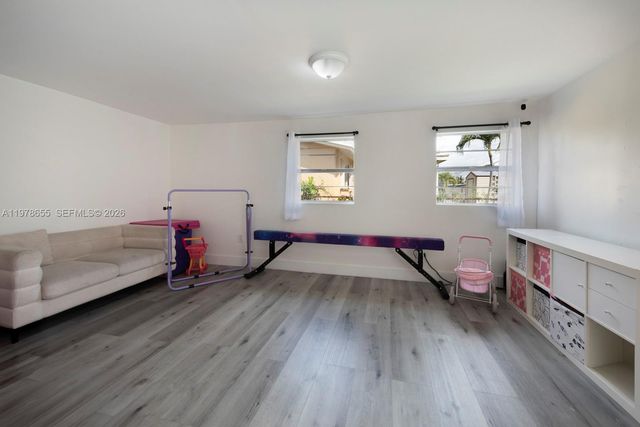 350 SW 30th Ter, Fort Lauderdale, FL 33312