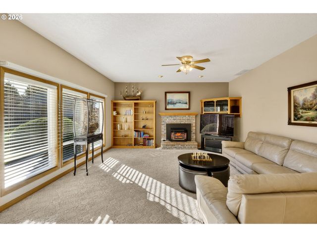 14007 Se EKLUND Ave, Boring, OR 97009