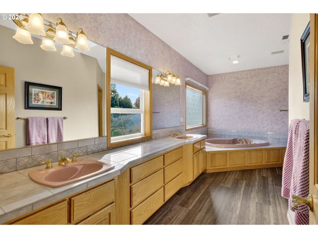 14007 Se EKLUND Ave, Boring, OR 97009