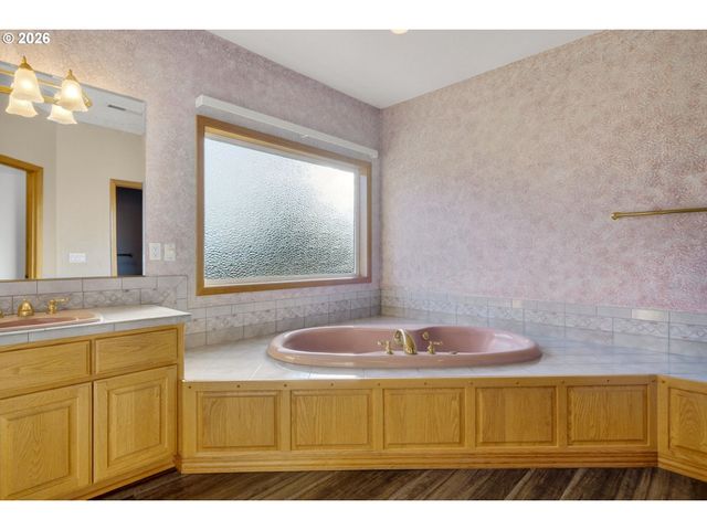 14007 Se EKLUND Ave, Boring, OR 97009