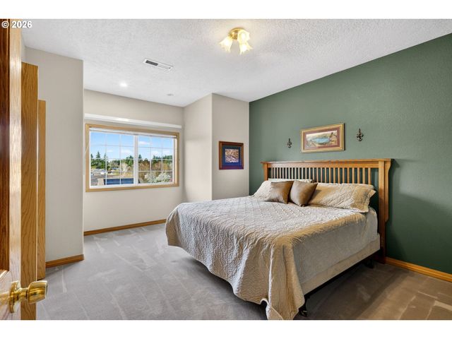 14007 Se EKLUND Ave, Boring, OR 97009