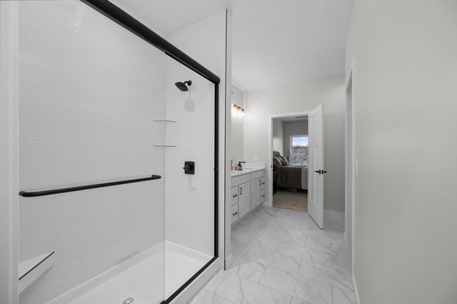 1875 Redbud Circle 102, Eldridge, IA 52748