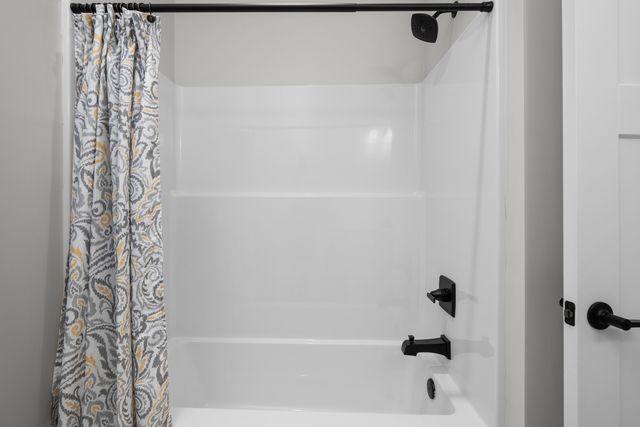 1875 Redbud Circle 102, Eldridge, IA 52748