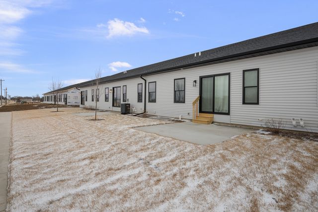 1875 Redbud Circle 102, Eldridge, IA 52748