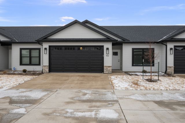 1875 Redbud Circle 102, Eldridge, IA 52748