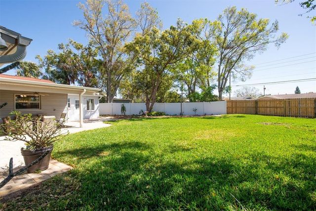 11980 VALENCIA COURT, Seminole, FL 33772