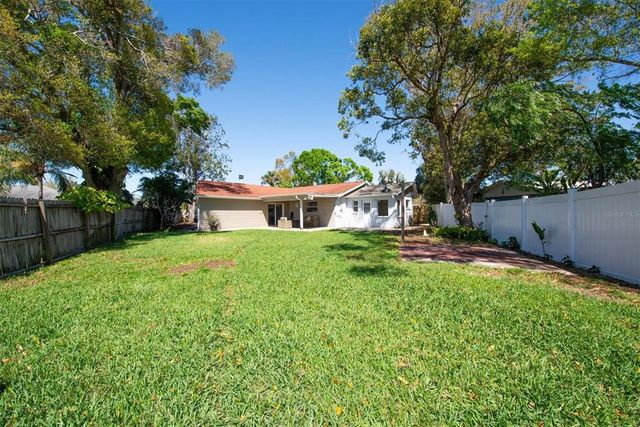 11980 VALENCIA COURT, Seminole, FL 33772