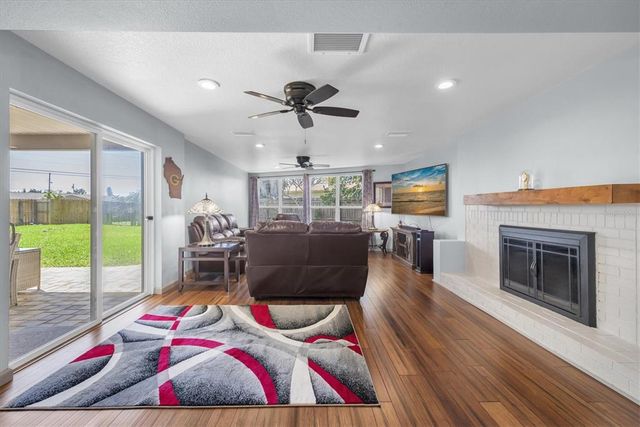 11980 VALENCIA COURT, Seminole, FL 33772