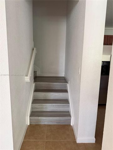 11401 NW 89th St 204, Doral, FL 33178