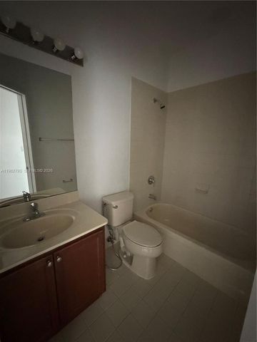 11401 NW 89th St 204, Doral, FL 33178