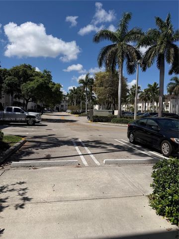 11401 NW 89th St 204, Doral, FL 33178