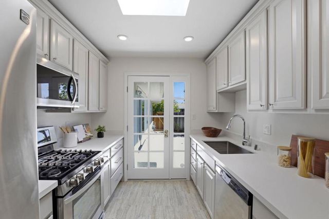 3708 Brandy Rock Way, Redwood City, CA 94061