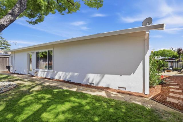3708 Brandy Rock Way, Redwood City, CA 94061