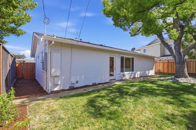 3708 Brandy Rock Way, Redwood City, CA 94061