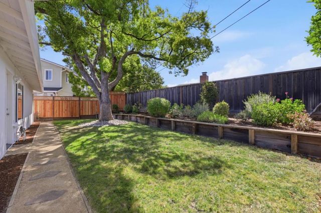 3708 Brandy Rock Way, Redwood City, CA 94061